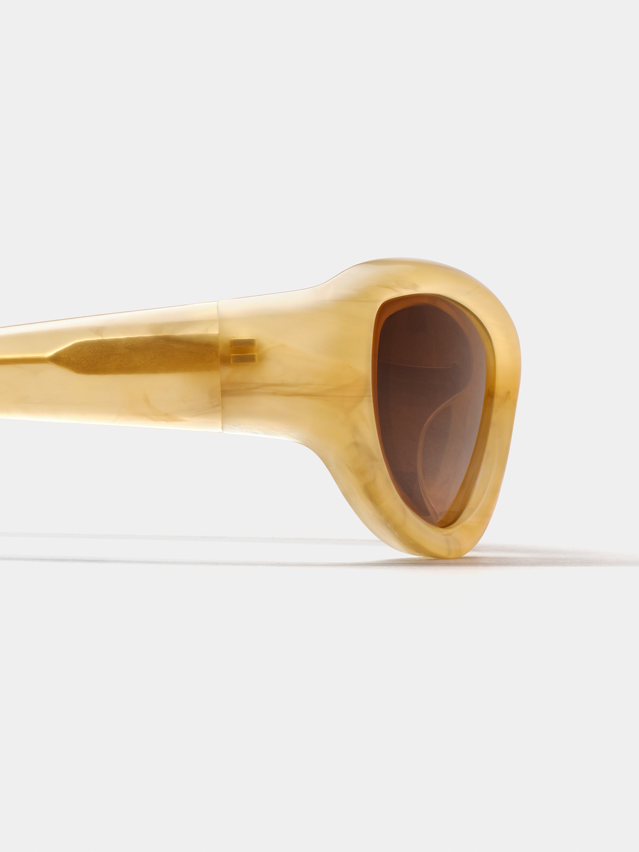 ORIJIN in Amber